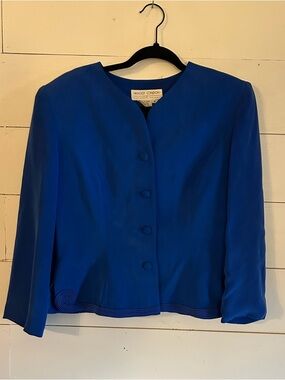 Maggie London  Navy Suit Jacket Size 18 Pre Owned in Great Condition